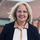 Mitarbeiterin Ulrike Lenzschau